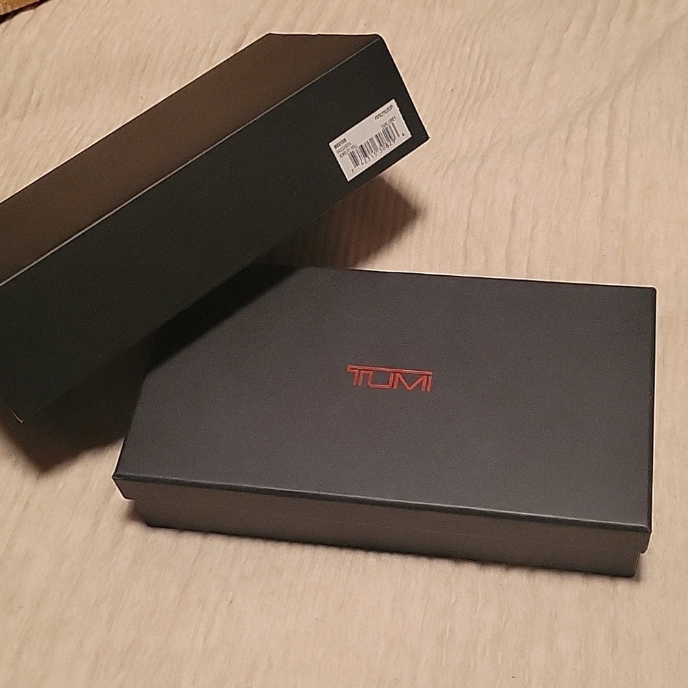 Tumi Nester Jewelry Roll Earl Grey - Picture 5 of 11